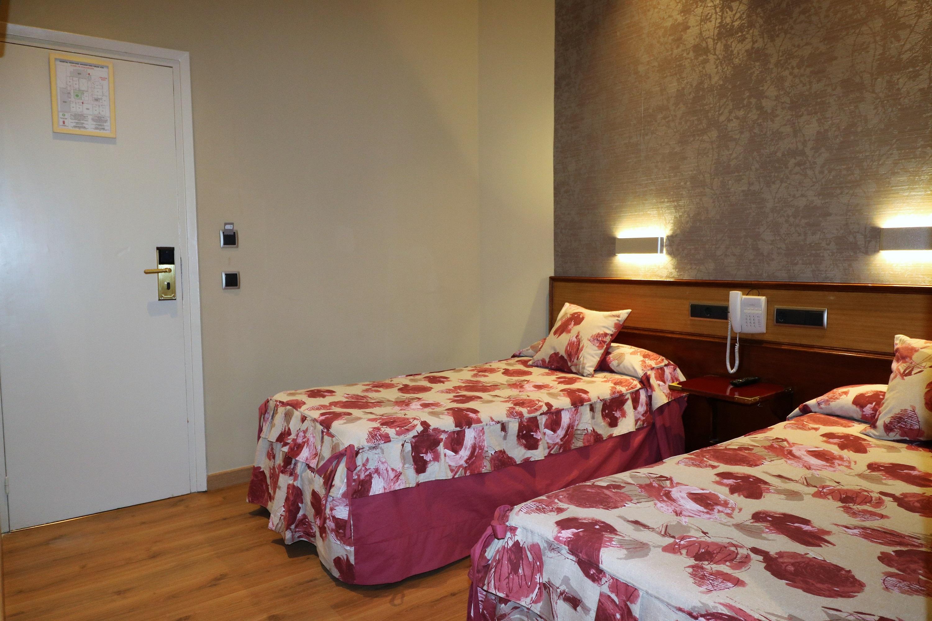 Hostal Hispano - Argentino Gran Via Madrid Eksteriør billede