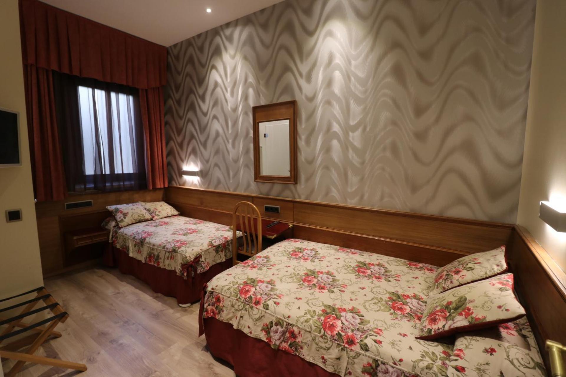 Hostal Hispano - Argentino Gran Via Madrid Eksteriør billede