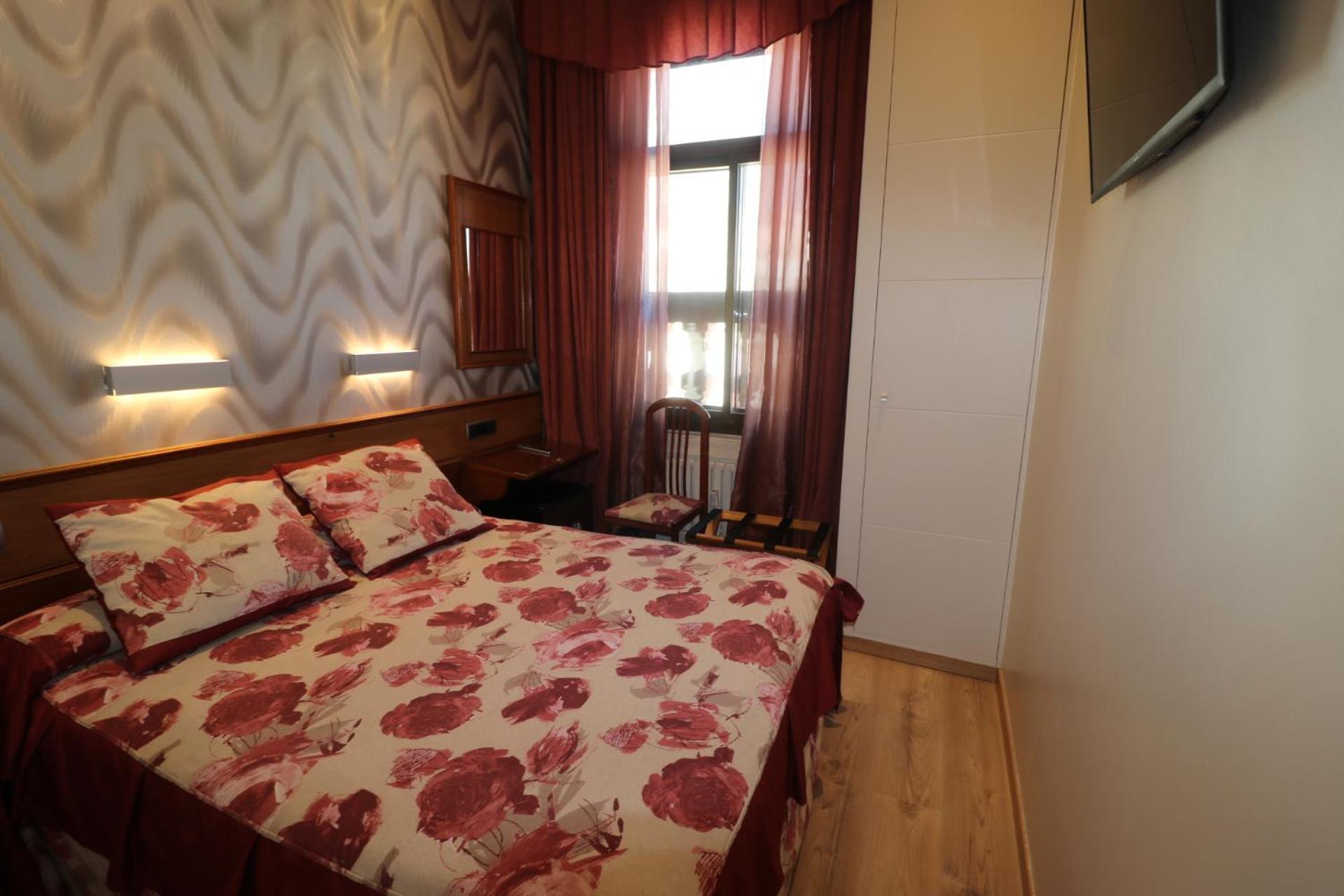 Hostal Hispano - Argentino Gran Via Madrid Eksteriør billede
