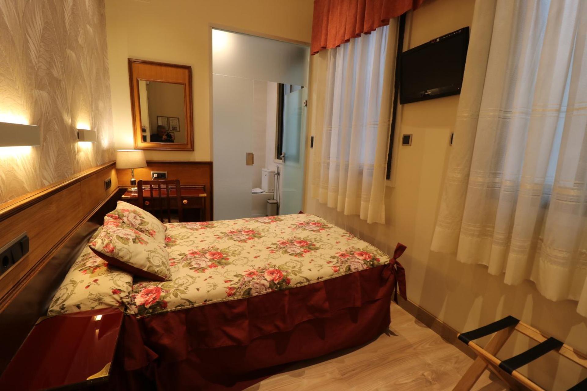 Hostal Hispano - Argentino Gran Via Madrid Eksteriør billede