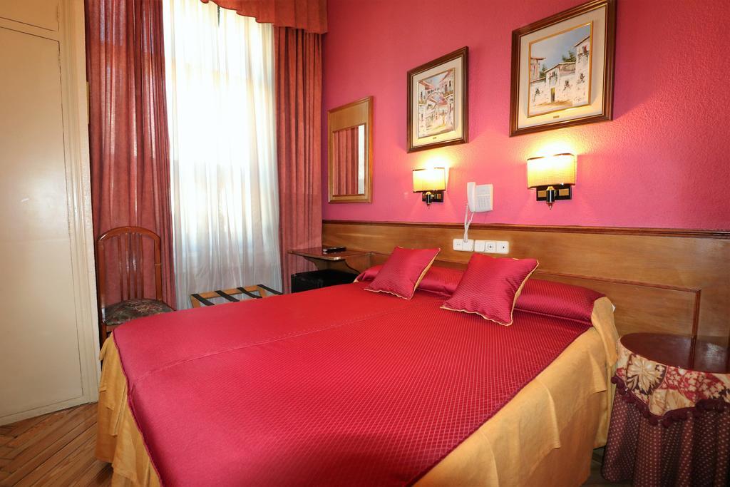 Hostal Hispano - Argentino Gran Via Madrid Eksteriør billede
